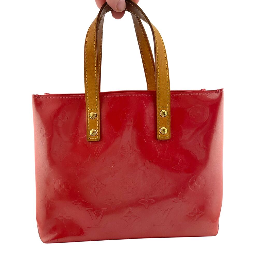 Louis Vuitton Monogram Vernis Reade PM Hand Bag in Red M91088